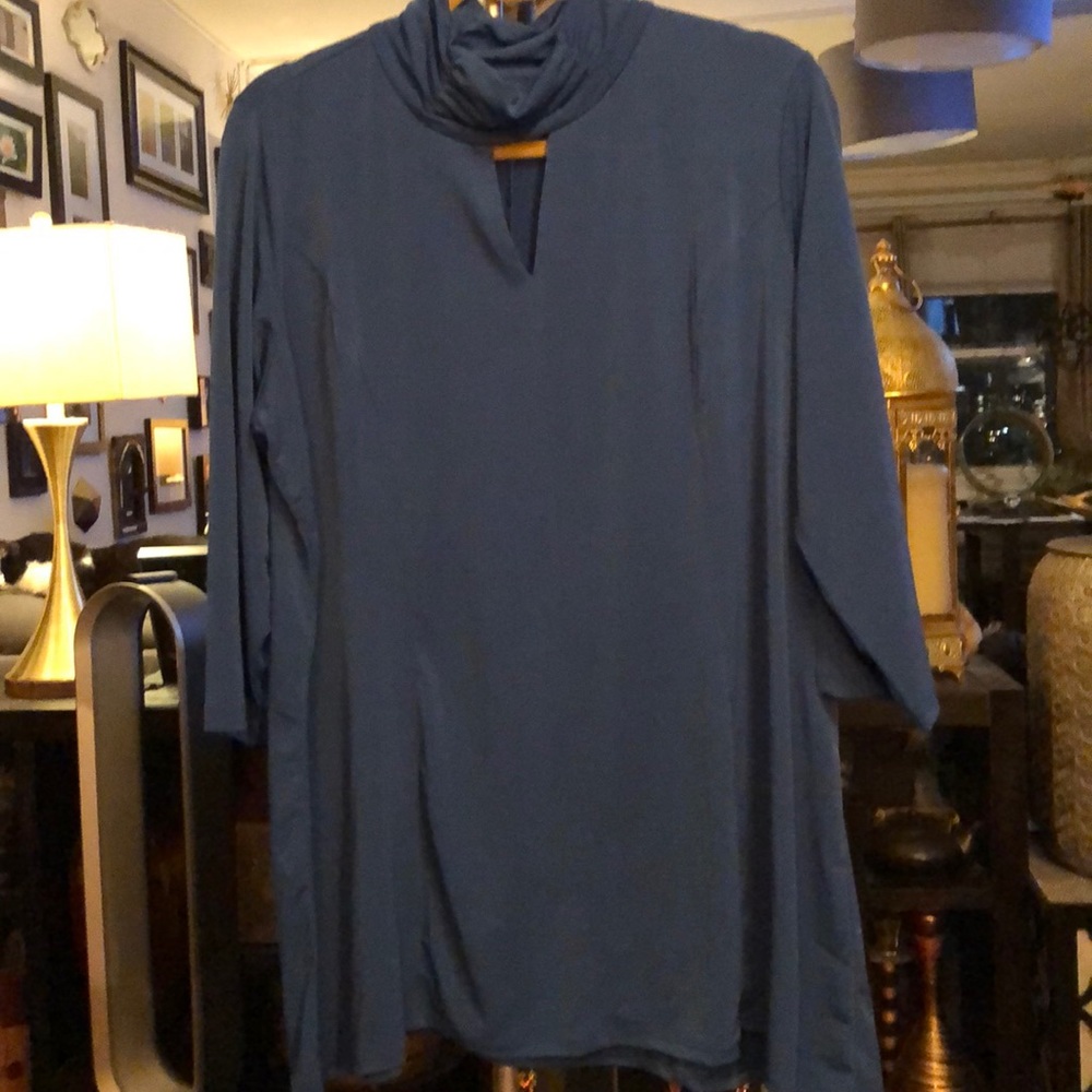 Susan Graver mock neck key hole liquid knit top